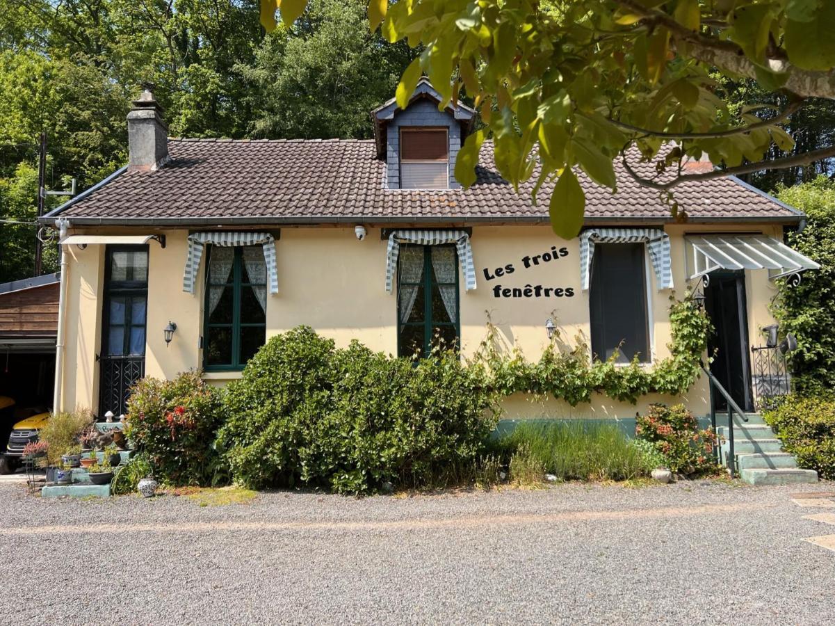 Les Trois Fenetres Bed and Breakfast Beauficel Buitenkant foto
